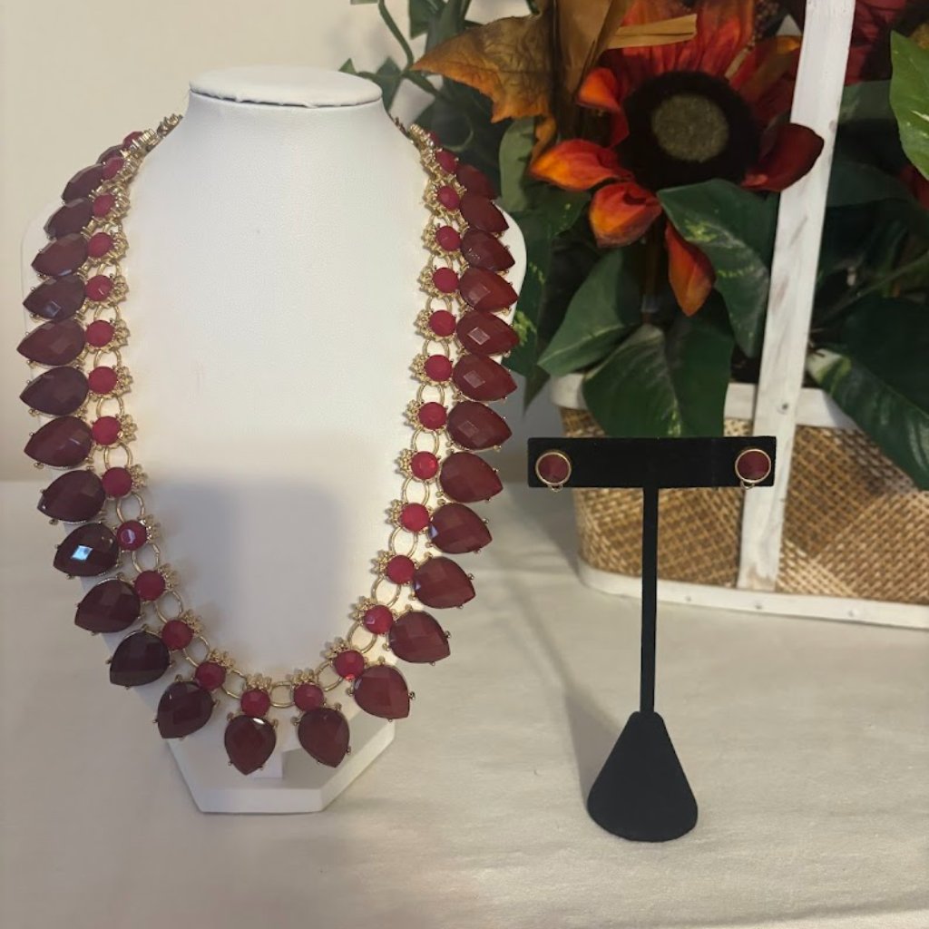 Beautiful Cara Red Color In Gold Tone Necklace (19